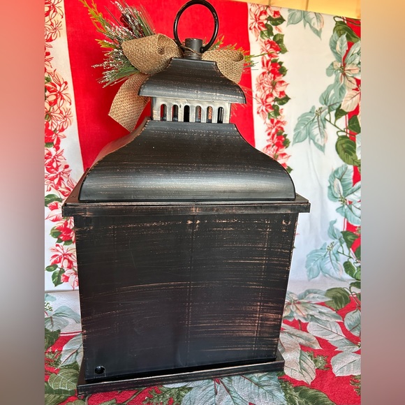 Lantern fireplace decor ** - Picture 3 of 4